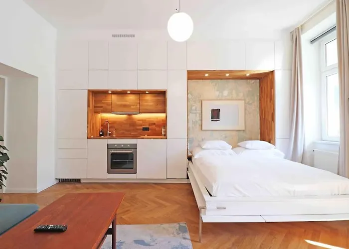 Smart Apt Mit Balkon Am Augarten Park Naehe Zentrum