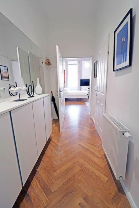 Apartment Smart Mit Balkon Am Augarten Park Naehe Zentrum Wien